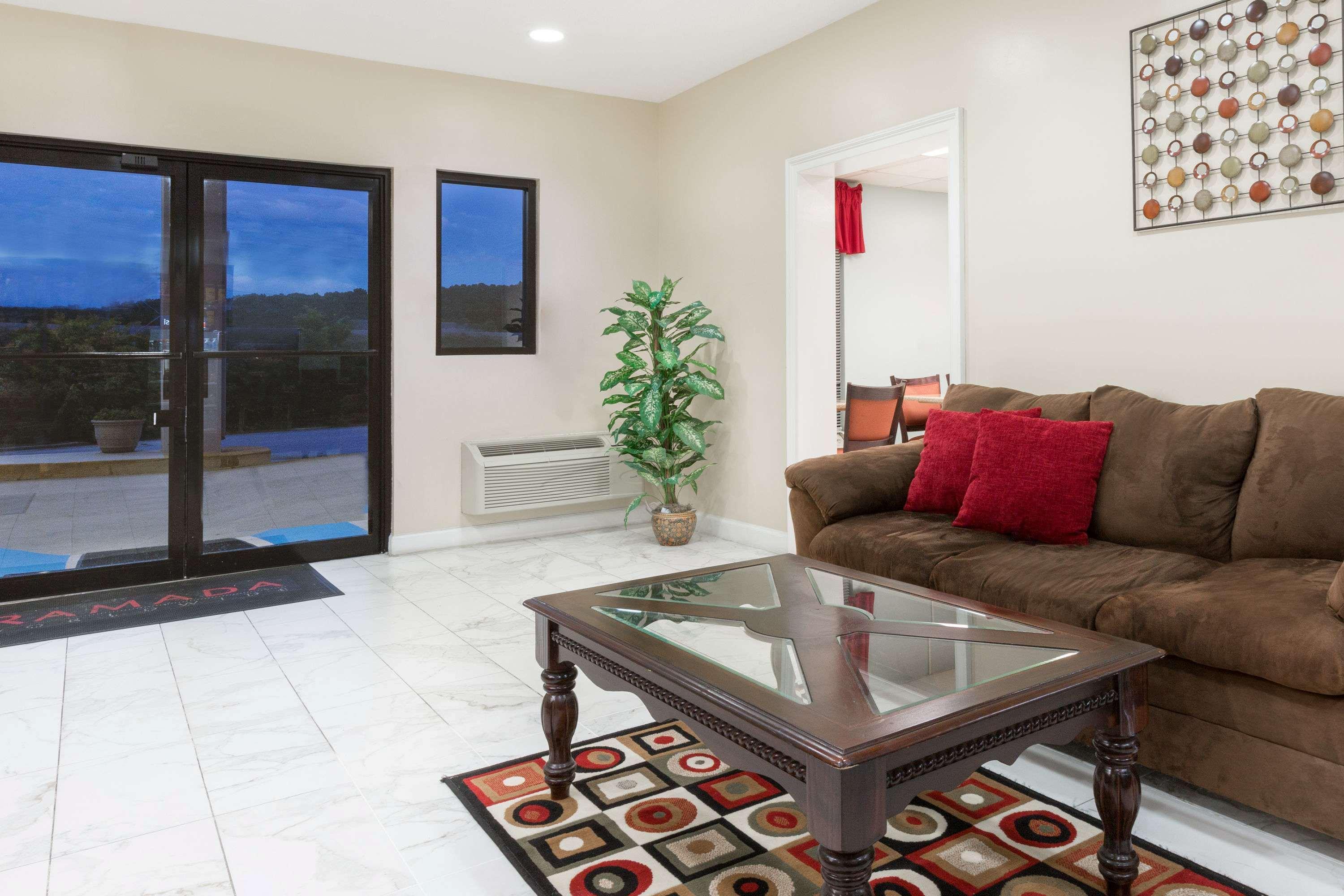 מלון Ramada By Wyndham פלהם מראה חיצוני תמונה